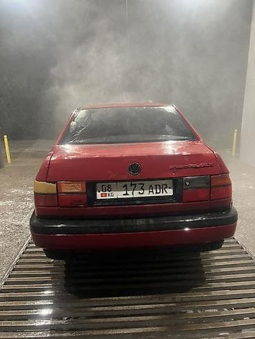 Volkswagen Vento: 1991 г., 1.8 л, Кол менен иштөөчү, Бензин, Седан