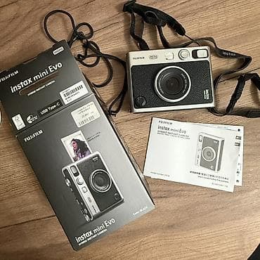 canon 850d: Fujifilm instax mini Evo - гибридная моментальная камера — 2