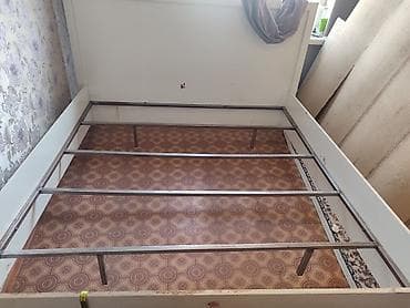 Двуспальная кровать, Б/у, Каркас без матраса, длина - 200 см