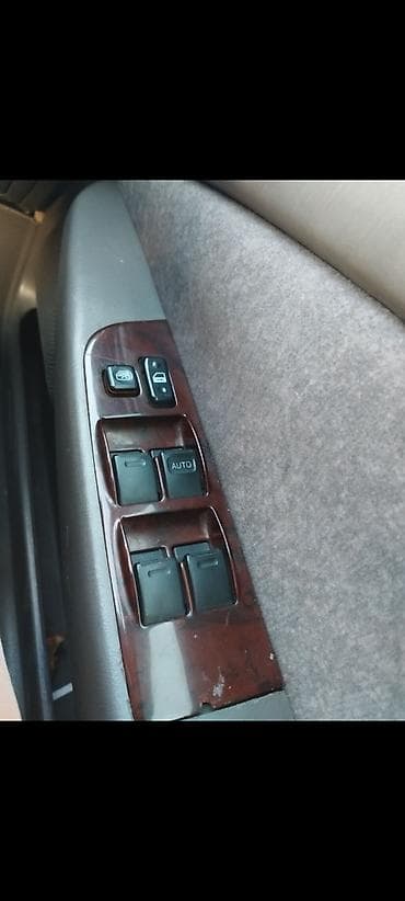 Toyota Corona: 1998 г., 1.8 л, Автомат, Бензин, Седан — 9