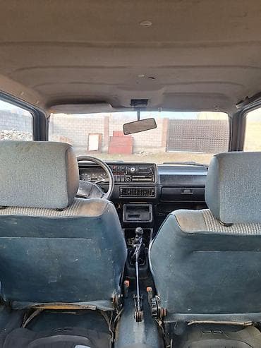 метиз 2: Volkswagen Golf: 1988 г., 1.8 л, Механика, Бензин, Хэтчбэк — 1