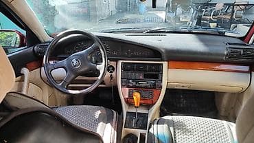 q 7: Audi 100: 1991 г., 2 л, Автомат, Седан — 4