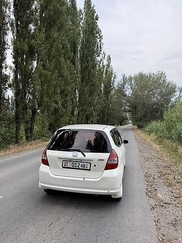 Honda Fit: 2003 г., 1.3 л, Автомат, Бензин, Хетчбек — 4