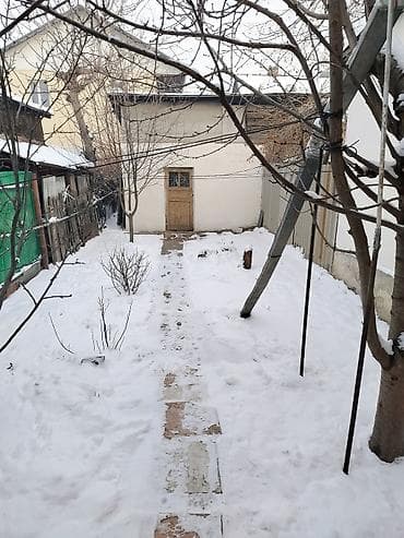 пишпек продаю дом: Полдома, 52 м², 3 комнаты, Собственник — 10