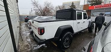 бампер на делику: Jeep Gladiator: 2020 г., 3.6 л, Автомат, Бензин, Пикап — 3