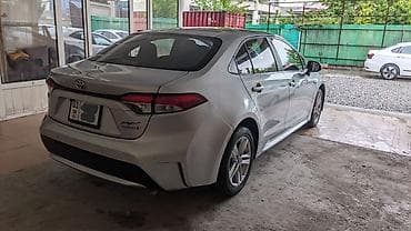camry 80: Toyota Corolla: 2019 г., 1.8 л, Вариатор, Гибрид, Седан — 6