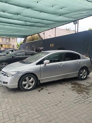 01: Honda Civic: 2008 г., Механика, Бензин, Седан — 2