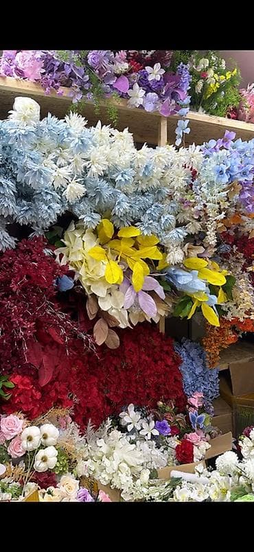 Искусственные цветы и декоративная зелень для оформления - Большой