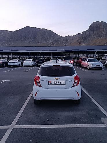 mersedes e63: Chevrolet Spark: 2016 г., 1 л, Вариатор, Бензин, Хэтчбэк — 4