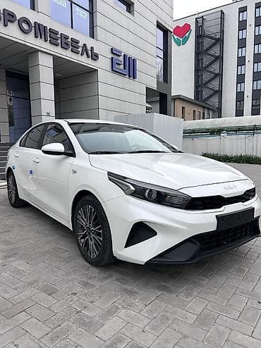deepal so7: Kia K3: 2022 г., 1.6 л, Автомат, Бензин, Седан — 1