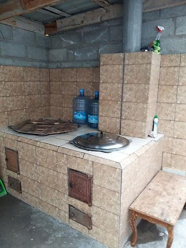 Дома: 🏡✨ ПРОДАЁТСЯ УЮТНЫЙ ДОМ! ✨🏡 📍 Район: АК ОРДО 2 🛏️ Комнаты: 4 📐 — 10