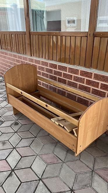 sofa bed: Детская кровать из массива/ЛДСП с бортиком в отличном состоянии - — 1