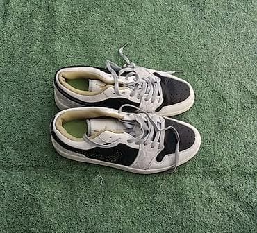 крокс мужской: Кроссовки низкие, шнуровка. Цветовая гамма: чёрный носок и боковые — 1