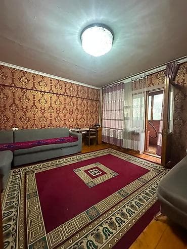 3 комнаты, 77 м², Ошский рынок / базар Индивидуалка, 3 этаж, Старый ремонт