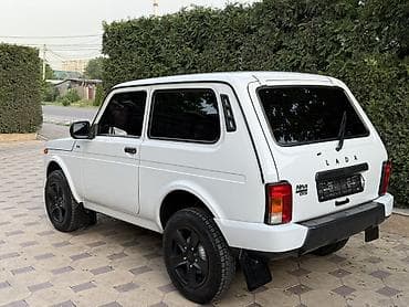 Унаа сатуу: ВАЗ (ЛАДА) 4x4 Niva: 2024 г., Кол менен иштөөчү, Бензин, Жол тандабас — 5