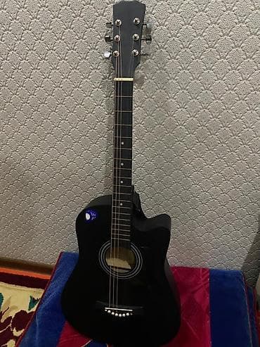 Музыкальные инструменты: Акустическая гитара с вырезом (cutaway), черный матовый корпус — 3