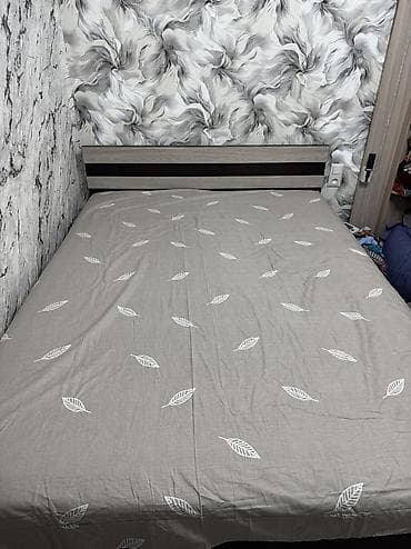 bunk bed: Двуспальная кровать, Б/у, Каркас без матраса, длина - 200 см — 2
