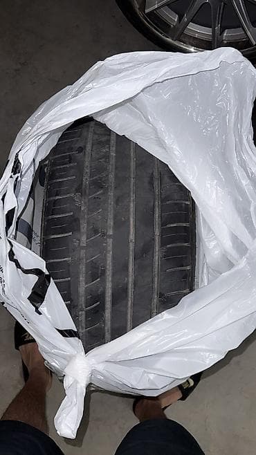 шины 285 70 19 5: Продам R19 разноширокие Перед 235 40 19 Зад 265 35 19 Состояние — 1