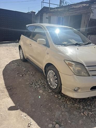 nisan leaf: Toyota Ist: 2003 г., 1.3 л, Автомат, Бензин — 4