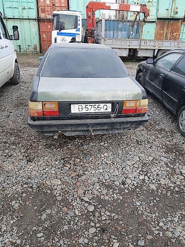 Audi 100: 1989 г., 2.3 л, Механика, Бензин, Седан — 3