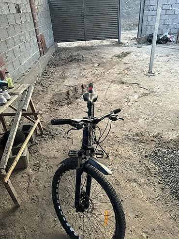 Горный велосипед 27.5", темно‑синий - Жесткая алюминиевая рама с at lalafo.kg Горный велосипед 27.5", темно‑синий - Жесткая алюминиевая рама с