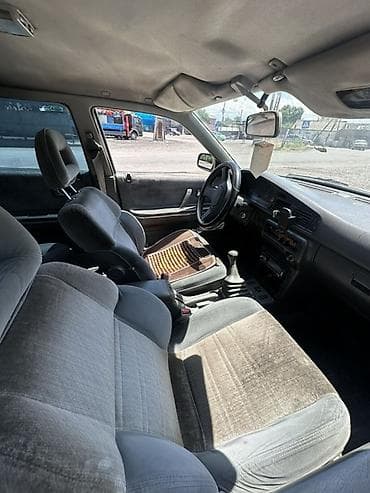 Mazda 626: 1988 г., 2 л, Механика, Бензин, Седан — 5