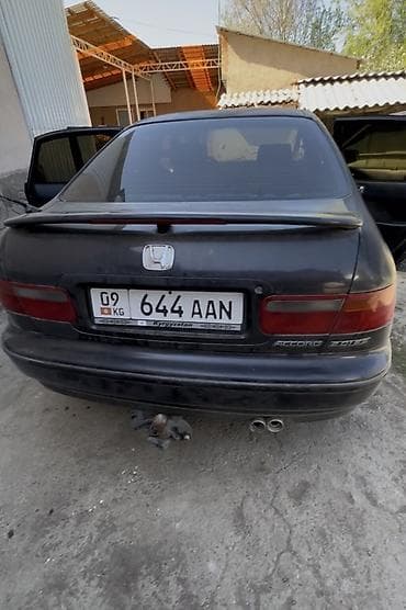 Honda Accord: 1993 г., 2 л, Ручные, Бензин, Седан at lalafo.kg Honda Accord: 1993 г., 2 л, Ручные, Бензин, Седан
