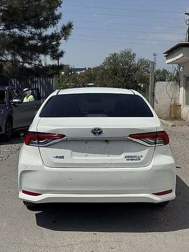 пикап toyota: Toyota Corolla: 2022 г., 1.8 л, Вариатор, Гибрид, Седан — 7