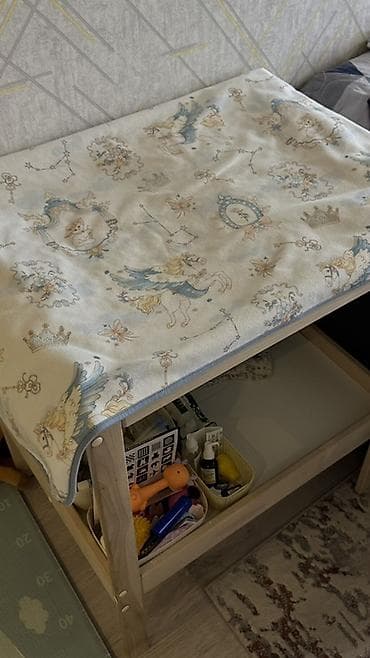 coffee table: Пеленальный стол, Б/у, Дерево — 4