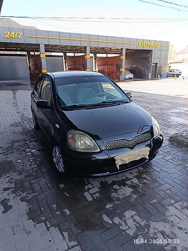 Toyota Yaris: 1999 г., 0.1 л, Механика, Бензин, Хэтчбэк