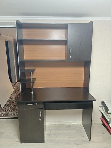 Компьютерный стол, Б/у, С полками