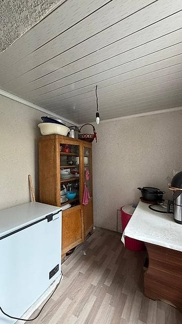 Продажа домов: Продаётся кирпичный частный дом с двором и хозпостройками. Участок 4 — 8