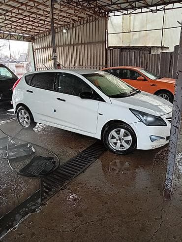 hyundai i40: Hyundai Solaris: 2016 г., 1.4 л, Автомат, Бензин, Хэтчбэк — 2