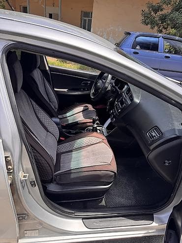 byd e6: Kia Ceed: 2013 г., 1.6 л, Механика, Бензин, Хэтчбэк — 8