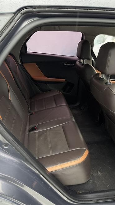 экран 124: BYD E2: 2021 г., Электромобиль, Хэтчбэк — 9