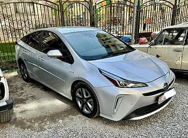 Toyota Prius: 2019 г., 1.8 л, Вариатор, Гибрид, Хэтчбэк
