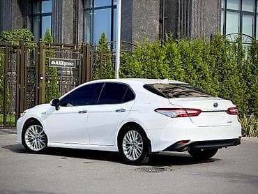 camri: Toyota Camry: 2019 г., Гибрид, Седан — 5