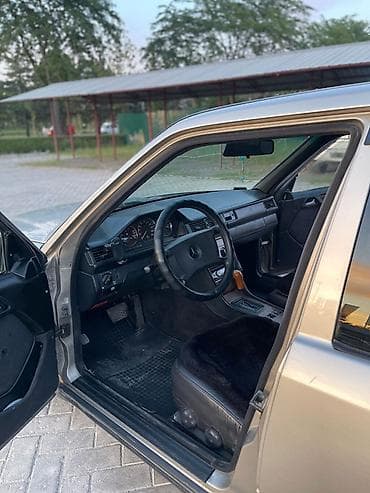 v class: Mercedes-Benz E-Class: 1988 г., 3 л, Автомат, Дизель, Седан — 6