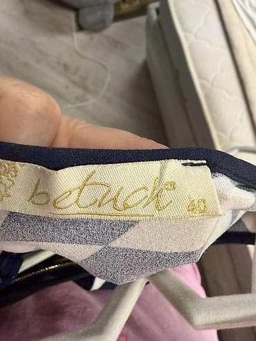 белый пояс: Платье bettuch, размер 40 (на ярлыке). - Силуэт: приталенное, длина — 3