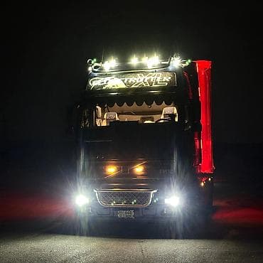 Volvo: Сүйрөгүч, Volvo, 2001 г., Тенттелген — 8