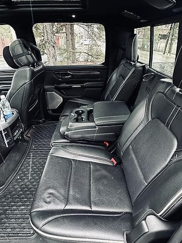 mazda 5: Dodge Ram 1500: 2021 г., 5.7 л, Автомат, Бензин, Пикап — 7