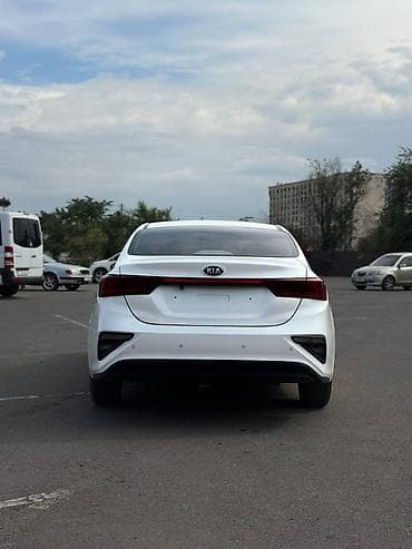 byd e2 2023: Kia K3: 2020 г., 1.6 л, Автомат, Бензин, Седан — 10