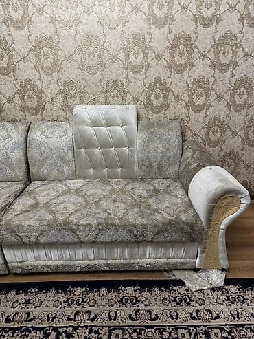 углов: Угловой диван, C подушками — 2