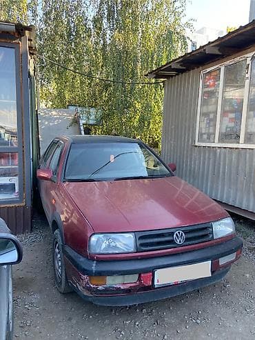 100: Volkswagen Vento: 1994 г., 1.6 л, Механика, Бензин, Седан — 1