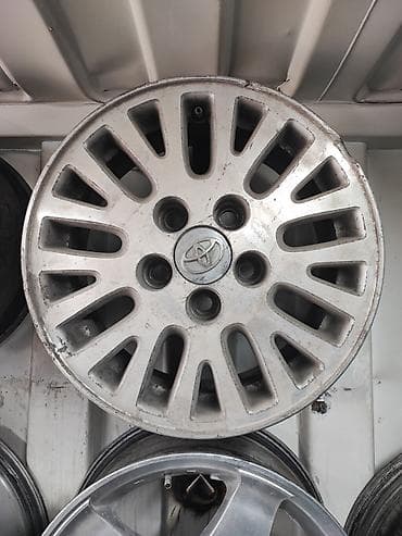 Литые Диски R 15 Toyota, отверстий - 5