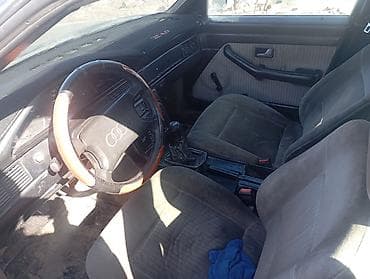 Audi 100: 1988 г., 2.3 л, Механика, Бензин, Седан