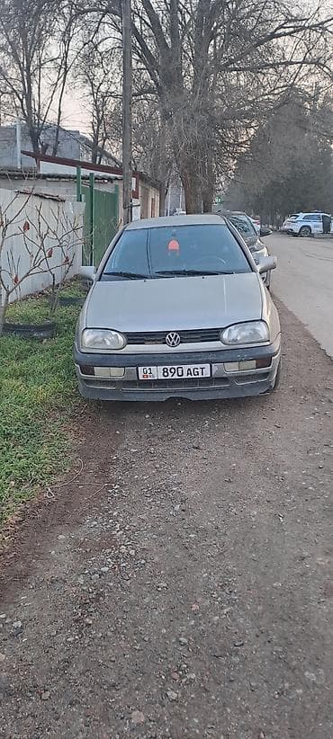 Volkswagen Golf: 1994 г., 1.8 л, Механика, Бензин, Хэтчбэк — 2