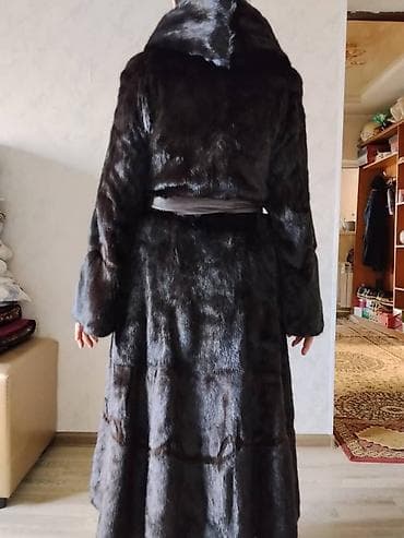 armani code: Шуба, По колено, С капюшоном, L — 5