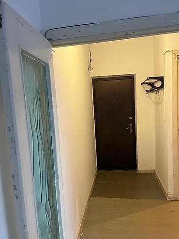 магазин автомир: 1 комната, 34 м², 105 серия, 1 этаж, Старый ремонт — 3