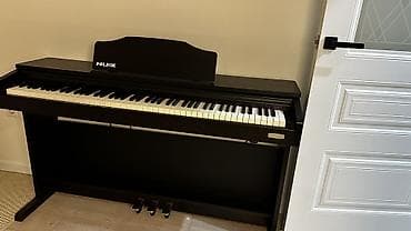 СРОЧНО! Продаю цифровое пианино NUX WK-400 в отличном состоянии